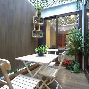 Rentalsevilla Looks Pretty And Modern Apartamento